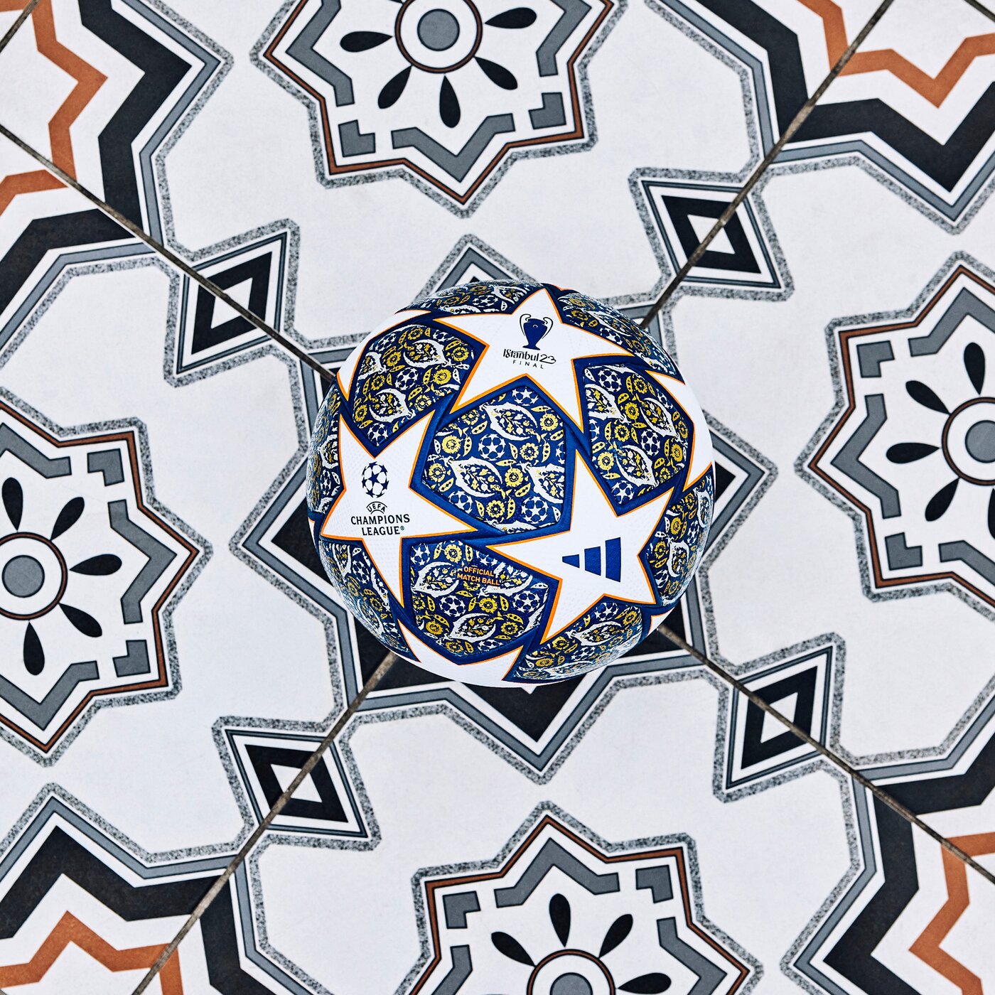 ADIDAS - UCL PRO IS WHITE/ROYBLU/SORANG/S – Bild 5