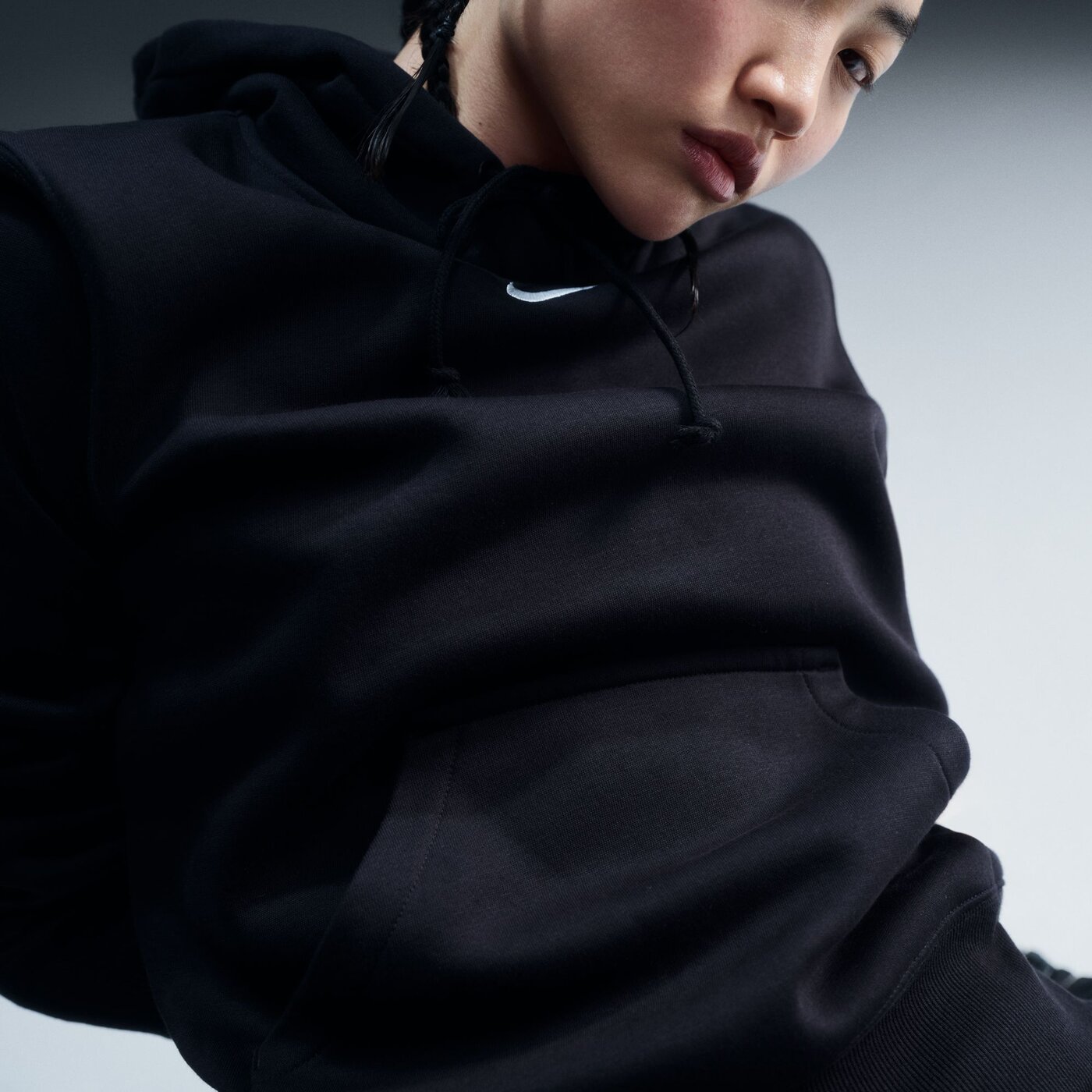 NIKE - W NSW PHNX FLC STD PO HOODIE BLACK/SAIL – Bild 5