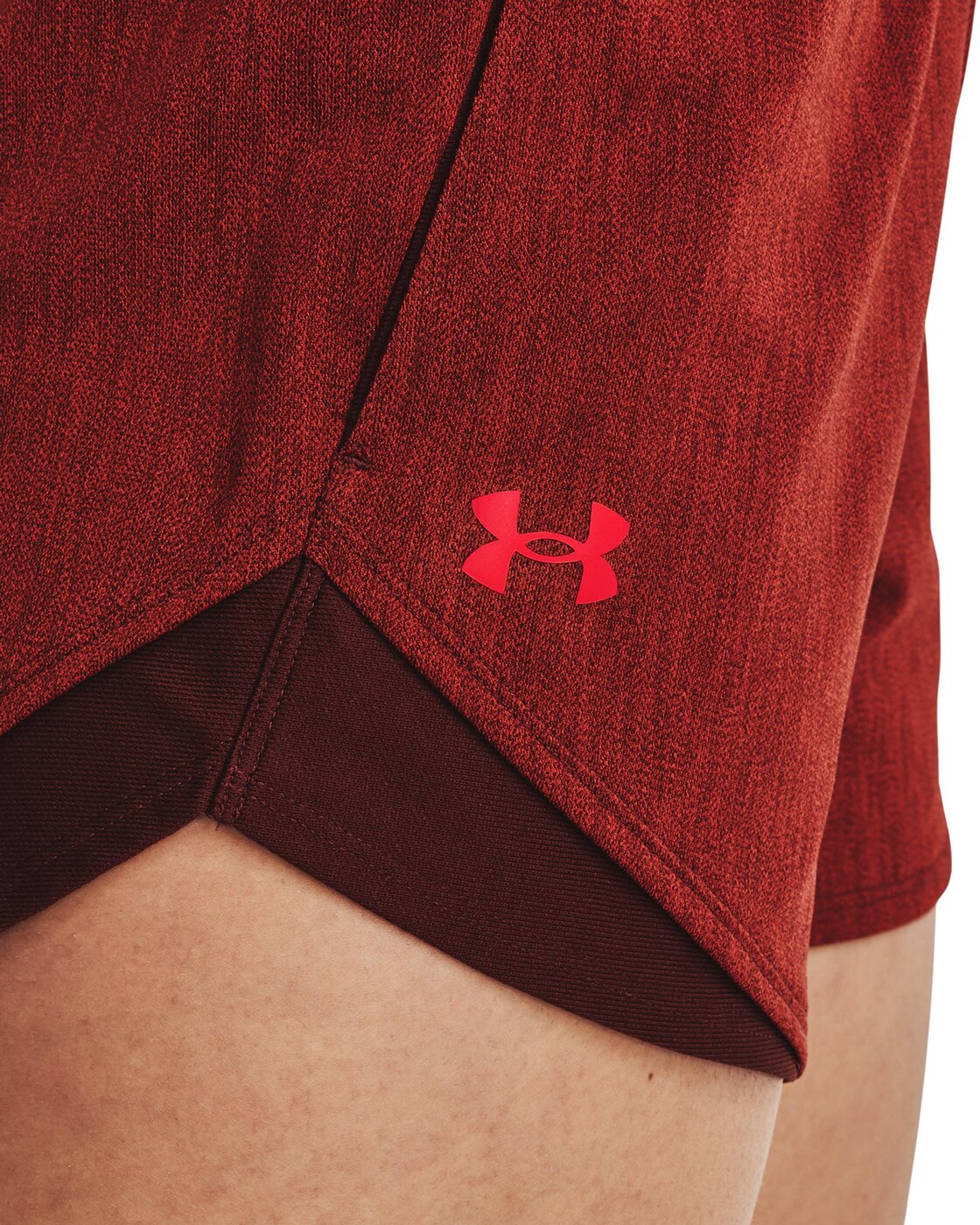 UNDER ARMOUR - PLAY UP TWIST SHORTS 3.0 690 CHESTNUT RED – Bild 4