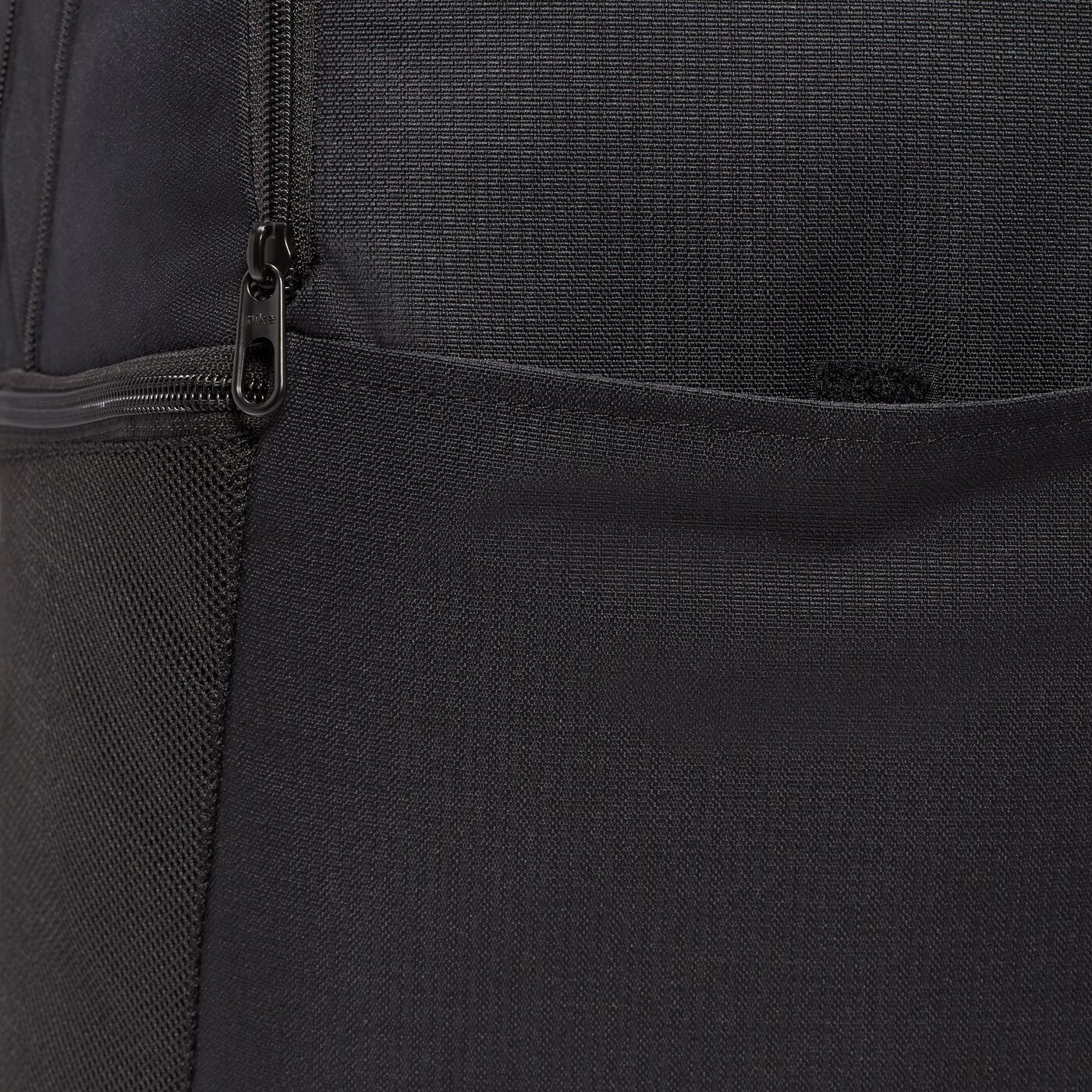 NIKE - NK BRSLA M BKPK - 9.5 (24L) BLACK/BLACK/WHITE – Bild 8